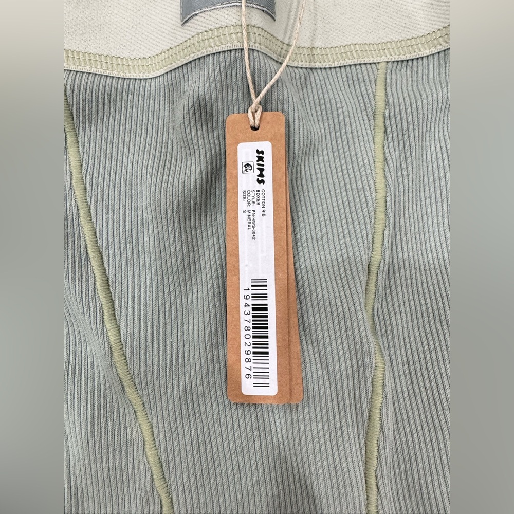 skims cotton rib boxer short in the color mineral